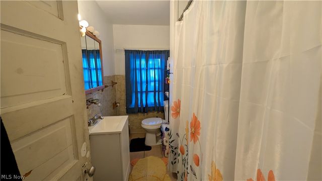 805 Main Street, Conneaut, OH 44030