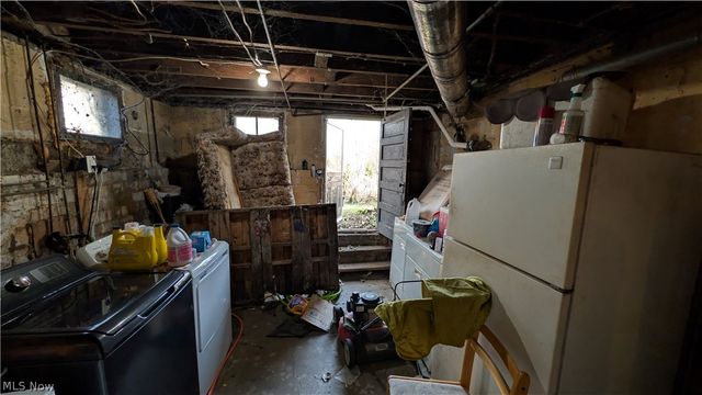 805 Main Street, Conneaut, OH 44030