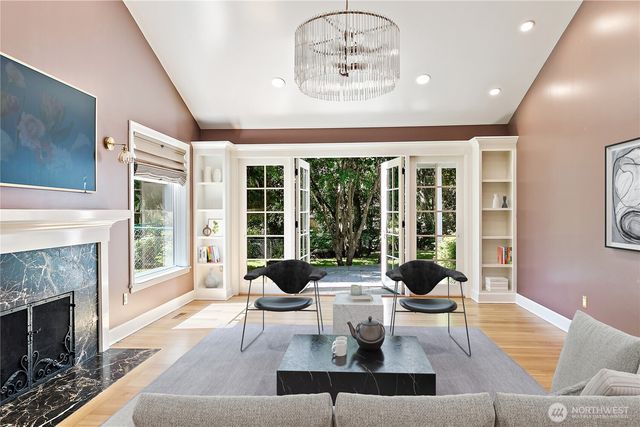 37 Tatoosh Ky, Bellevue, WA 98006