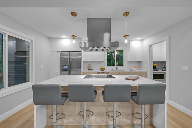 76 Stallion Hill Rd, Sturbridge, MA 01518