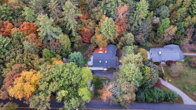 76 Stallion Hill Rd, Sturbridge, MA 01518