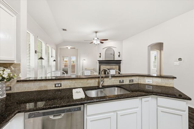 300 Conroe Circle, Lantana, TX 76226