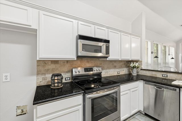 300 Conroe Circle, Lantana, TX 76226