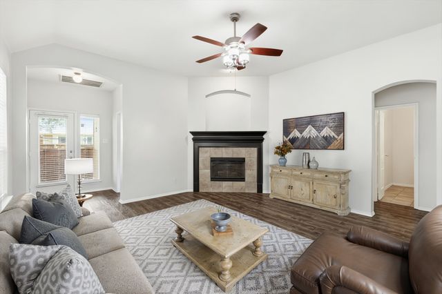 300 Conroe Circle, Lantana, TX 76226