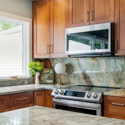 6 Gould Rd, Bedford, MA 01730