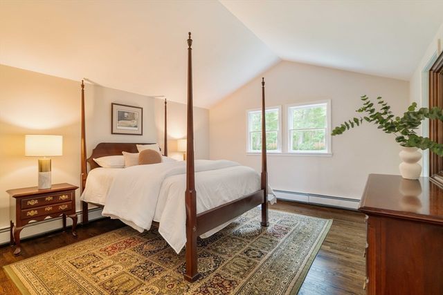 6 Gould Rd, Bedford, MA 01730