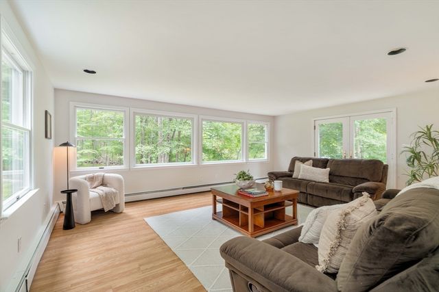 6 Gould Rd, Bedford, MA 01730