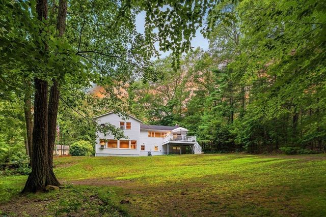 6 Gould Rd, Bedford, MA 01730