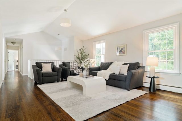 6 Gould Rd, Bedford, MA 01730