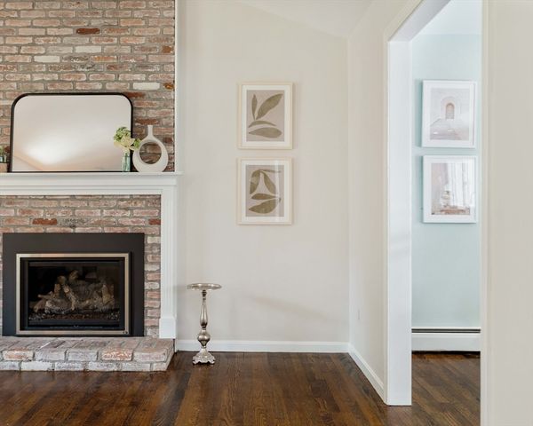 6 Gould Rd, Bedford, MA 01730