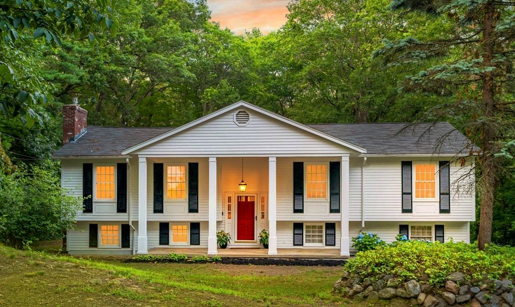 6 Gould Rd, Bedford, MA 01730