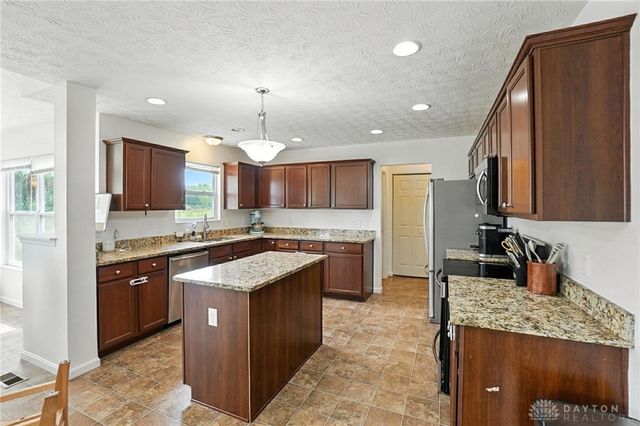 6917 Buell Lane, Dayton, OH 45424