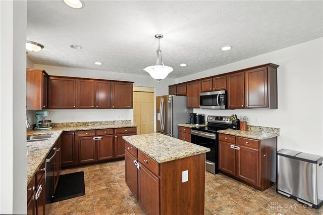 6917 Buell Lane, Dayton, OH 45424