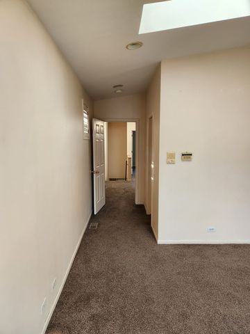 1507 W George Street, Chicago, IL 60657