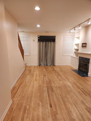 1507 W George Street, Chicago, IL 60657