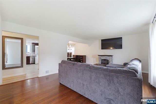 461 Crestwood Avenue, Hackensack, NJ 07601