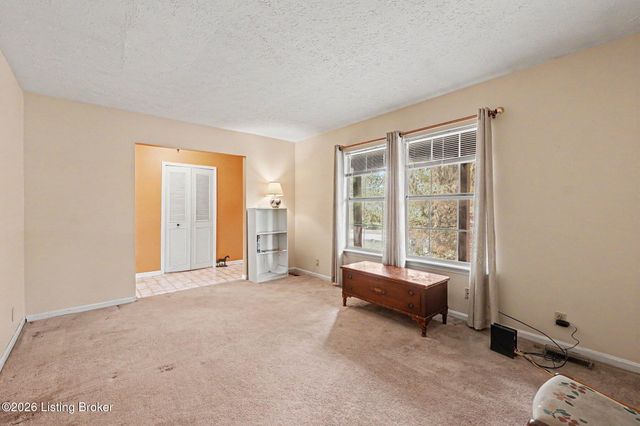 8819 Ash Ave, Pewee Valley, KY 40056