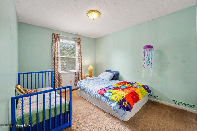8819 Ash Ave, Pewee Valley, KY 40056