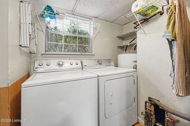 8819 Ash Ave, Pewee Valley, KY 40056