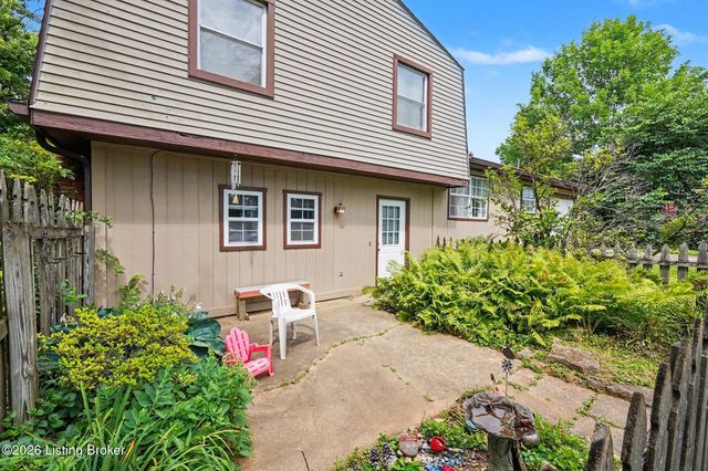 8819 Ash Ave, Pewee Valley, KY 40056
