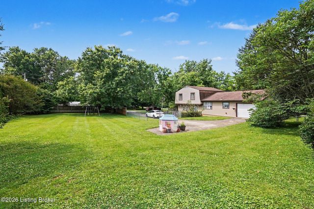 8819 Ash Ave, Pewee Valley, KY 40056