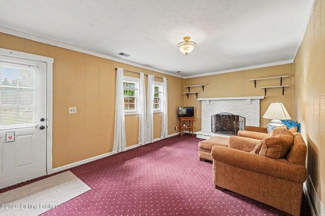 8819 Ash Ave, Pewee Valley, KY 40056