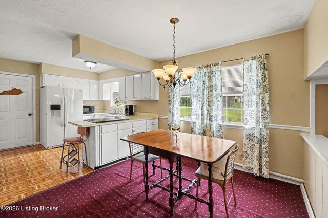 8819 Ash Ave, Pewee Valley, KY 40056