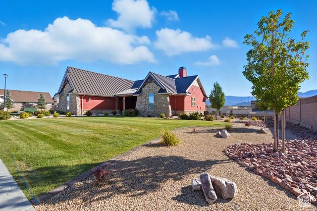 865 S CLIFFS DR, Cedar City, UT 84720