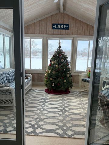 10501 N B Drive, Kendallville, IN 46755