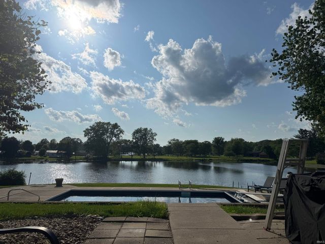 10501 N B Drive, Kendallville, IN 46755