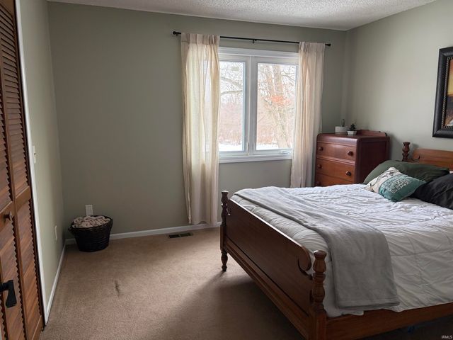 10501 N B Drive, Kendallville, IN 46755