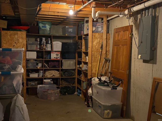 10501 N B Drive, Kendallville, IN 46755