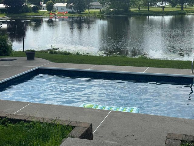 10501 N B Drive, Kendallville, IN 46755