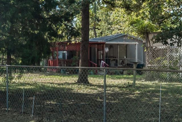 106 Hammer Road, Eustace, TX 75124
