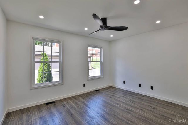 10555 Montgomery Road, Montgomery, OH 45242