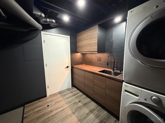 10555 Montgomery Road, Montgomery, OH 45242