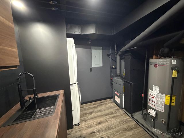 10555 Montgomery Road, Montgomery, OH 45242