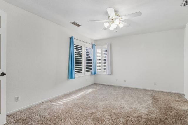 208 Rector Ln, Modesto, CA 95357