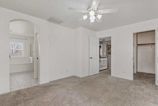 208 Rector Ln, Modesto, CA 95357