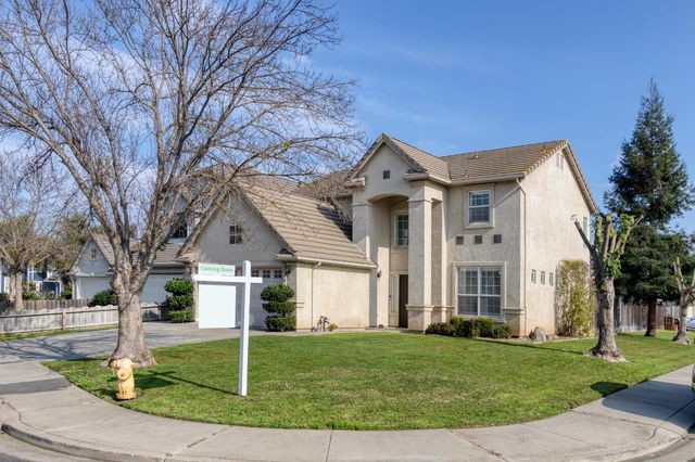 208 Rector Ln, Modesto, CA 95357