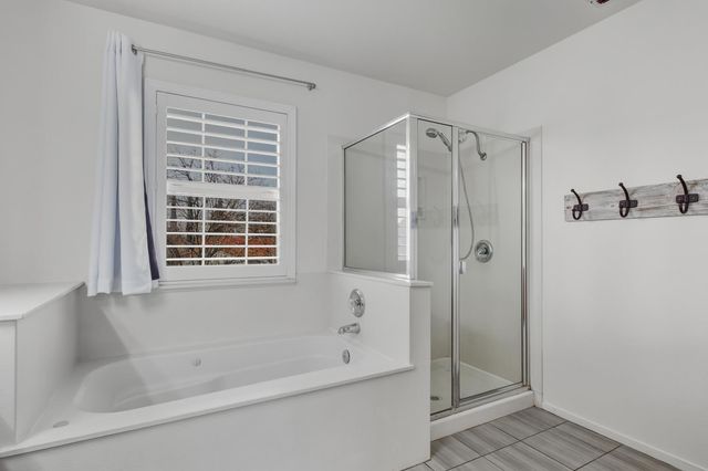 208 Rector Ln, Modesto, CA 95357