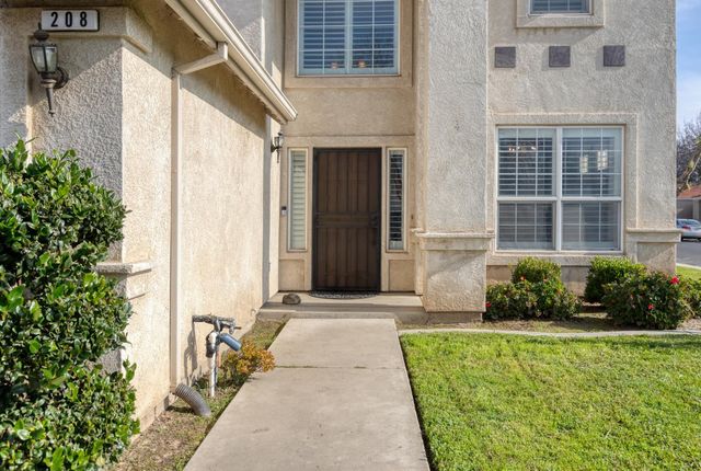 208 Rector Ln, Modesto, CA 95357