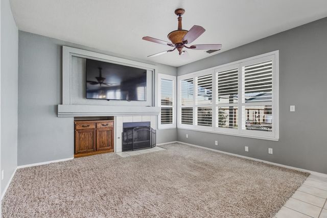 208 Rector Ln, Modesto, CA 95357