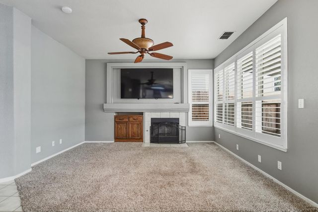 208 Rector Ln, Modesto, CA 95357