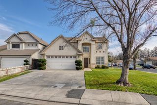 208 Rector Ln, Modesto, CA 95357