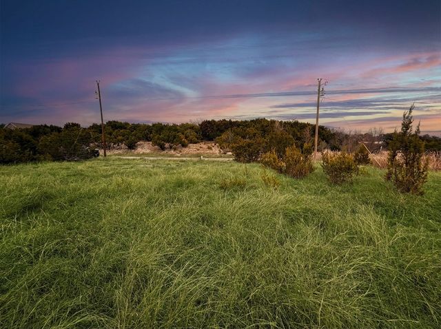 1319 Woodmere Trail, Granbury, TX 76048