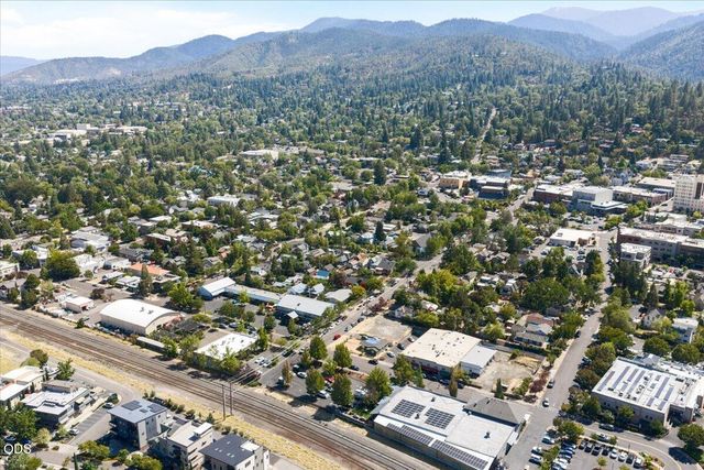 283 N 2nd Street, Ashland, OR 97520