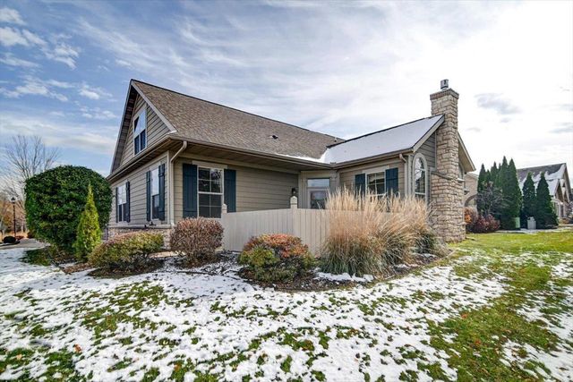 57 Pond View Way, Fitchburg, WI 53711