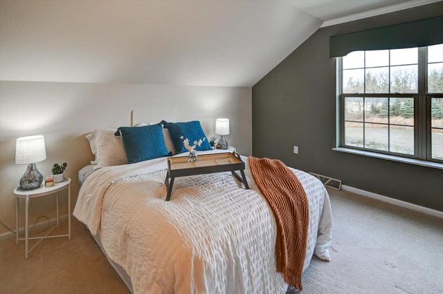 57 Pond View Way, Fitchburg, WI 53711