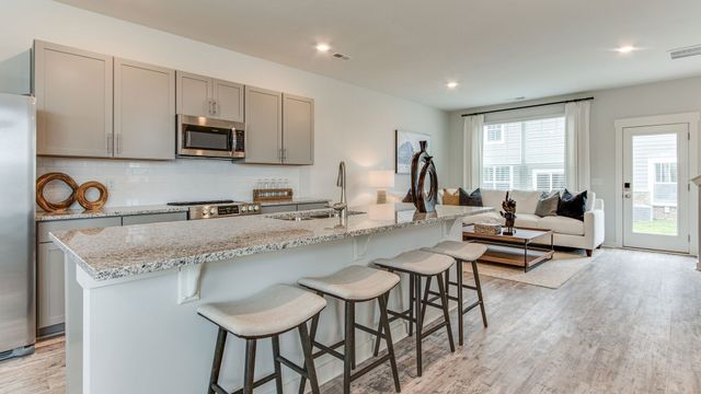 2603 Comanche Ct, Columbia, TN 38401